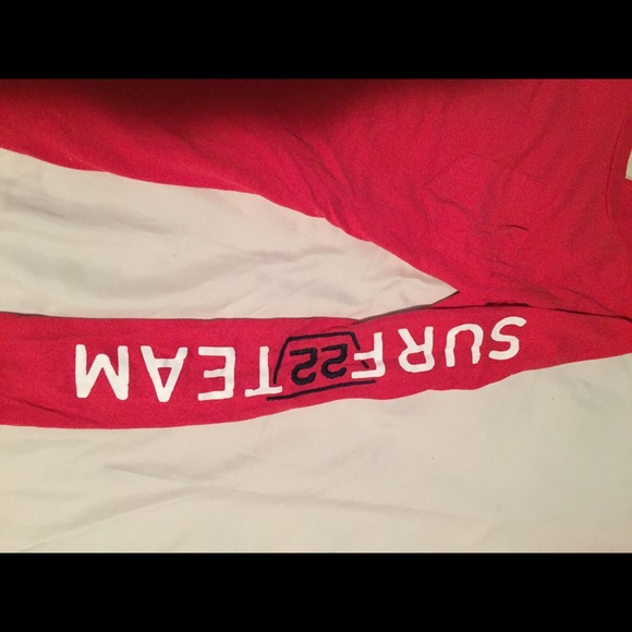 Red long sleeve Holliser - Picture 4 of 4